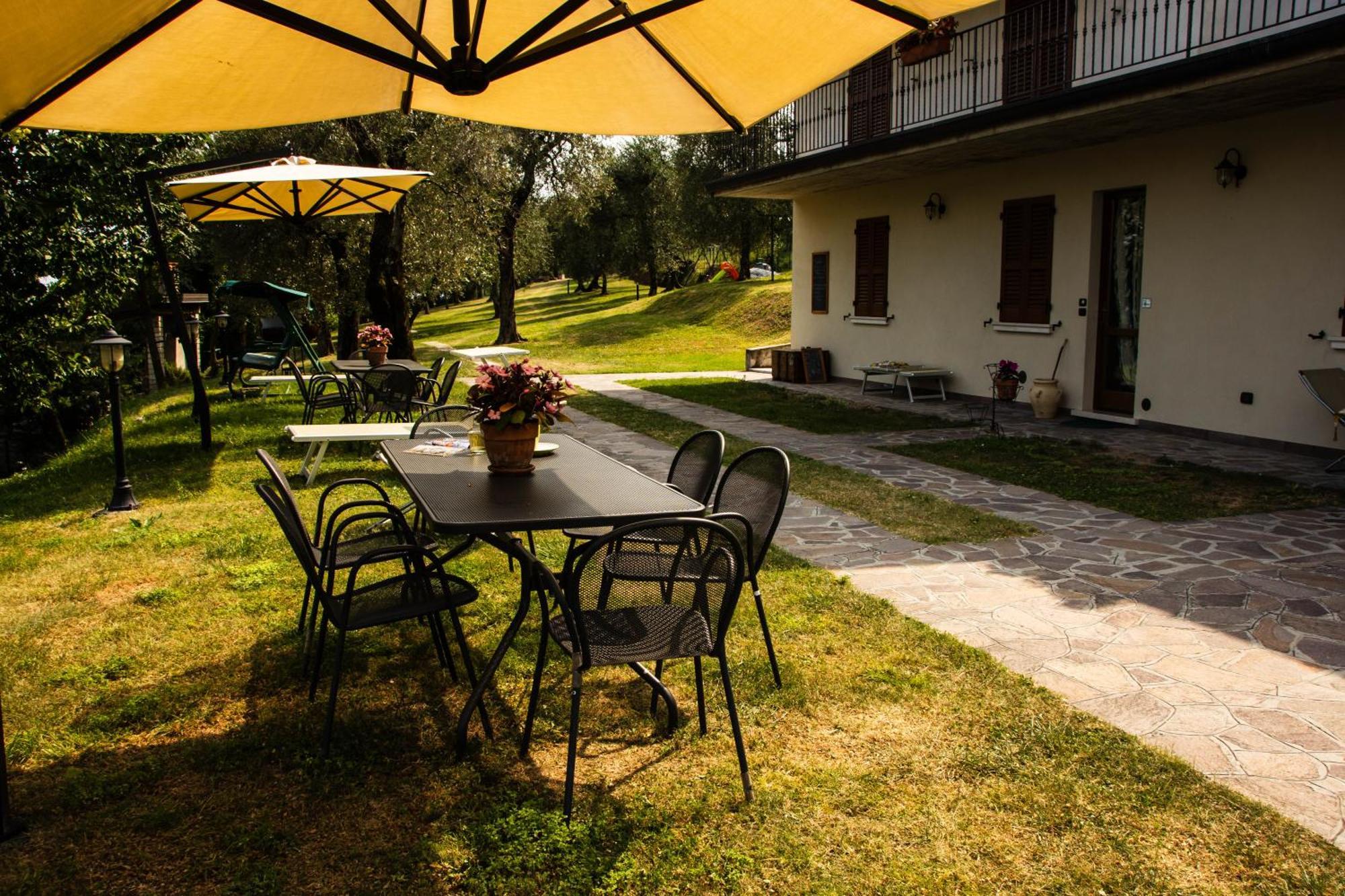 Agriturismo L'Uliveto Гарньяно Экстерьер фото